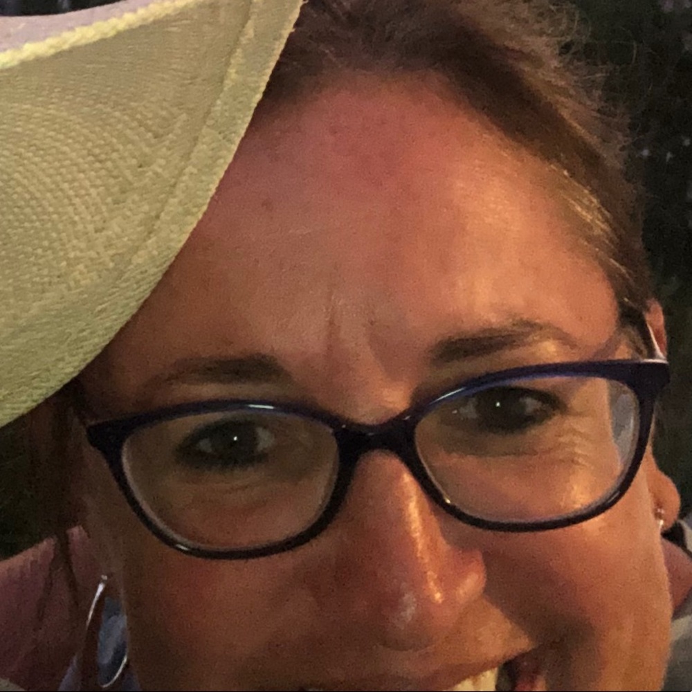 Meet your Posher, Kelly